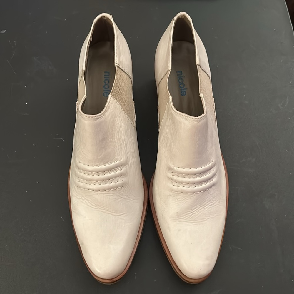 Nicole LiL Leather Cream Colored Ankle boots NWOT size 7.5